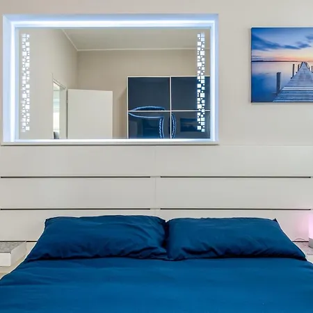 Stunning Flat By The Sea And The Airport Appartamento *