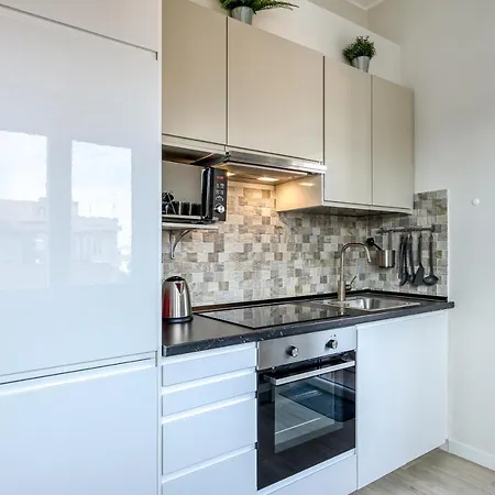 Stunning Flat By The Sea And The Airport Appartamento *