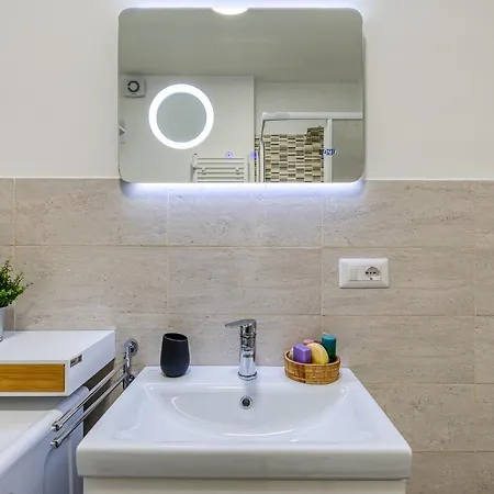 Appartamento Stunning Flat By The Sea And The Airport *
